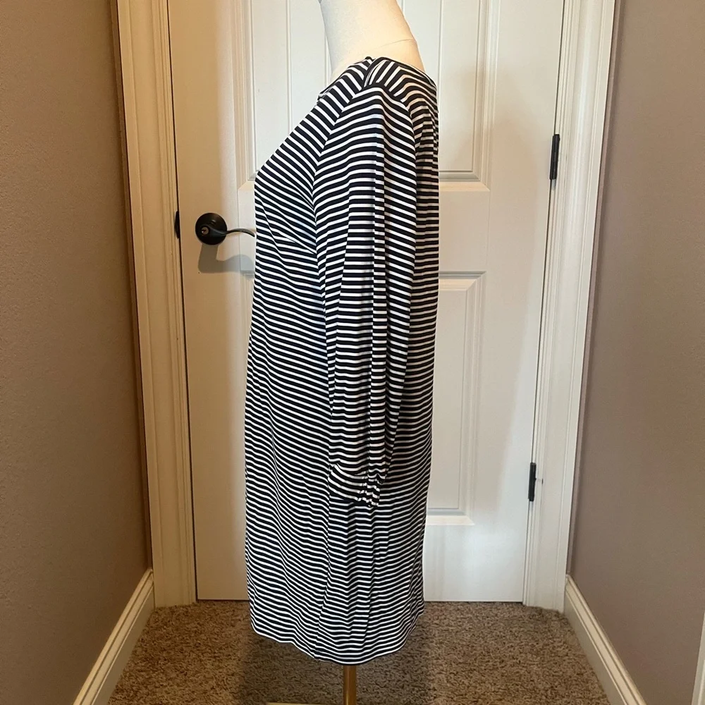 GAP Navy and White Striped Top - Picture 2 of 4